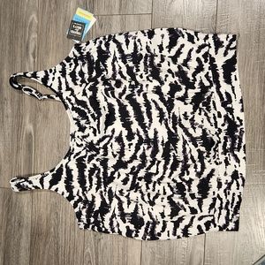 NWT Swim Solutions Separates Women's sz 22W Swimsuit Top w/underwire bra